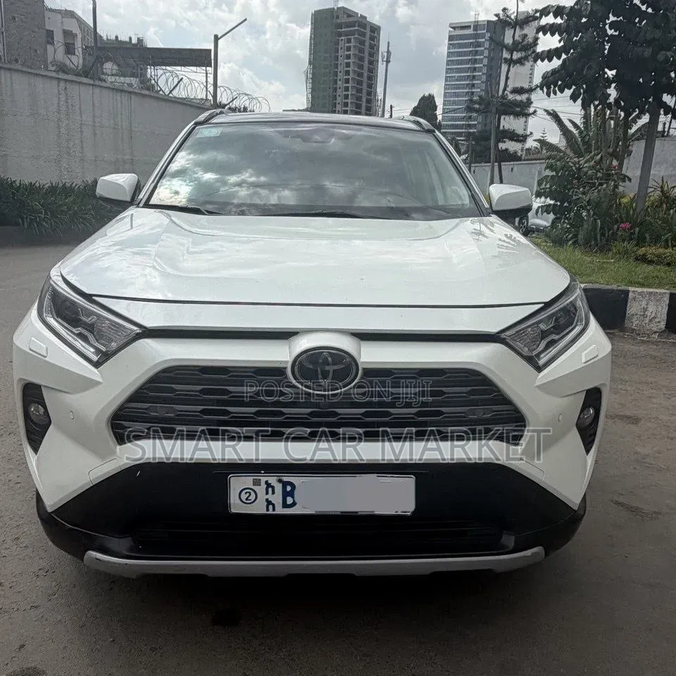 Toyota RAV4 2020 White