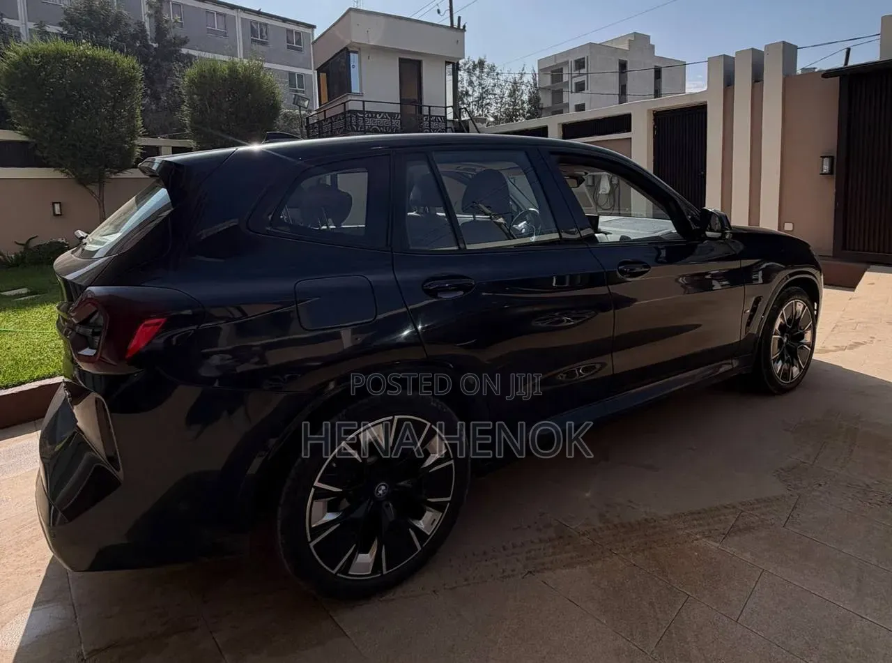 BMW iX 2024 Black