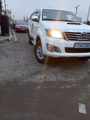 Toyota Hilux 2013 White