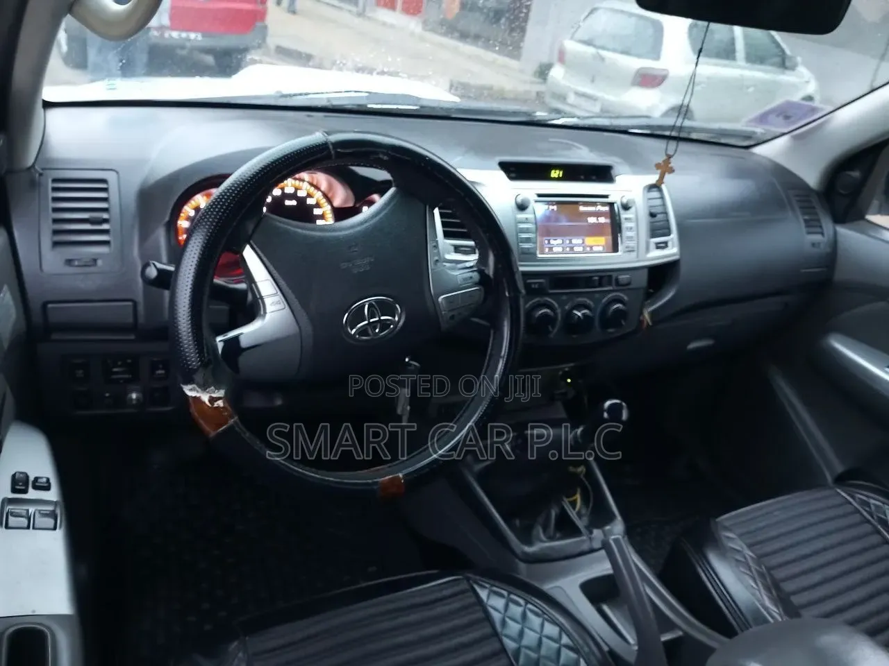 Toyota Hilux 2013 White
