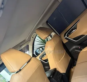 Toyota RAV4 2021 White