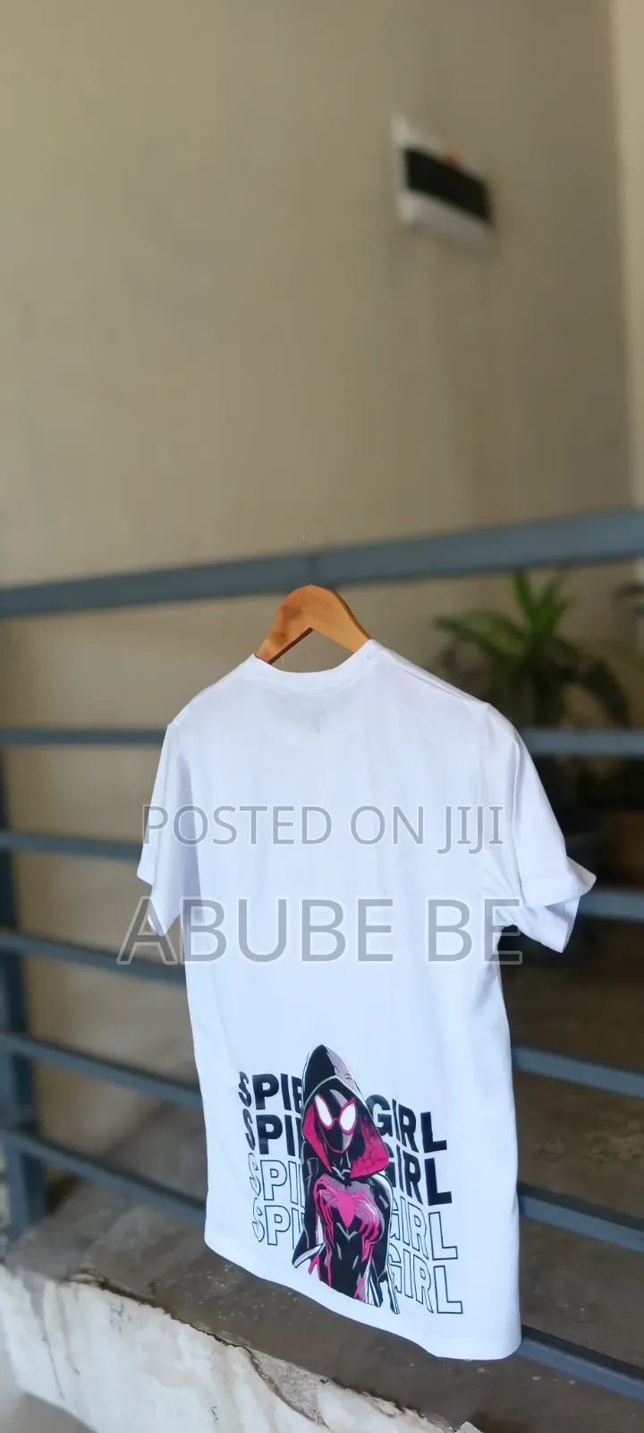 የተለያዩ የወንዶች እና የሴቶች ቲሸርት