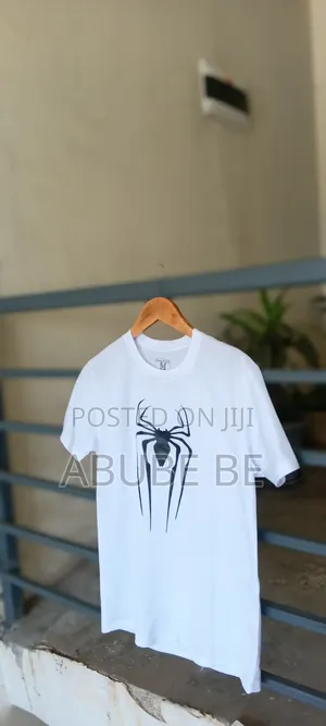 የተለያዩ የወንዶች እና የሴቶች ቲሸርት