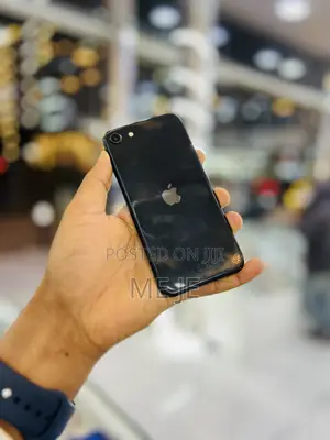 Apple iPhone SE (2022) 64 GB
