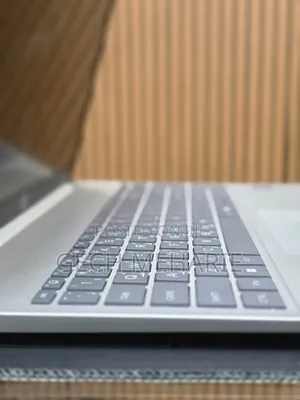 New Laptop HP OmniBook 5 16" 16GB Intel Core Ultra 7 SSD 1T