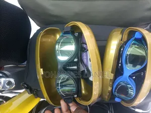 Swimming Goggles – Swim Goggles With Storage Case