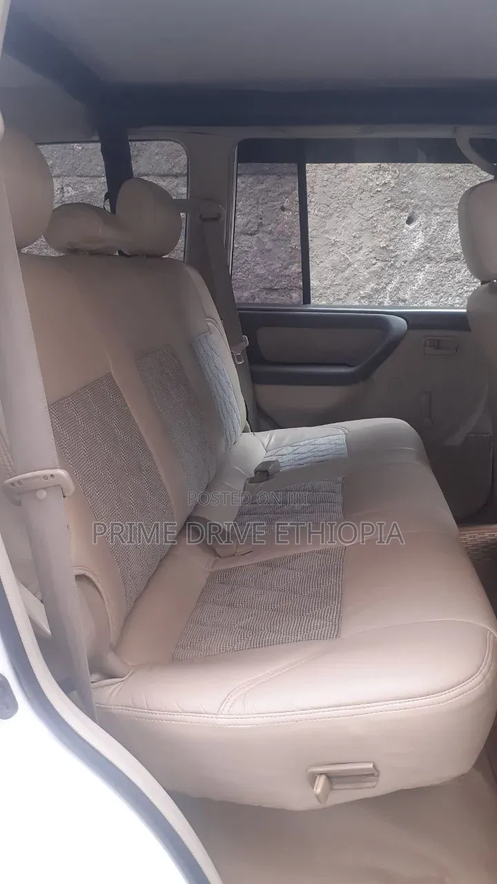 105 Land Cruiser for Rent