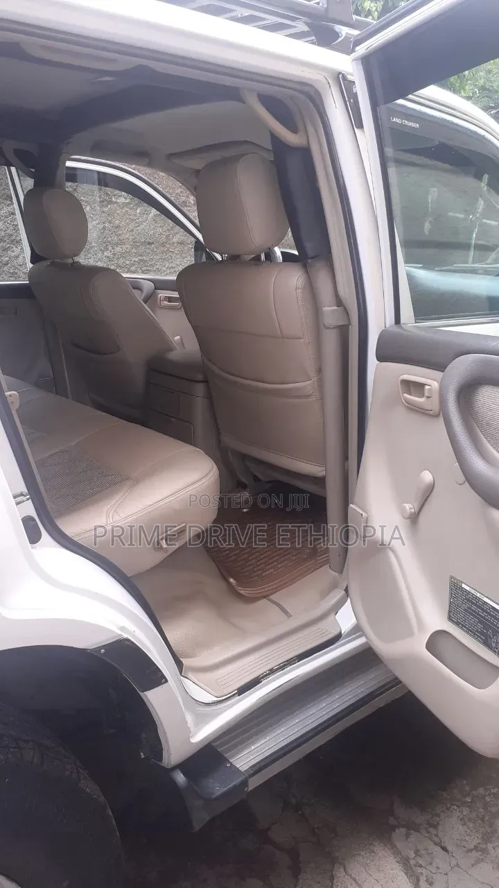105 Land Cruiser for Rent