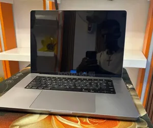 New Laptop Apple MacBook Pro 2021 M1 32GB Apple M1 Pro SSD 1T