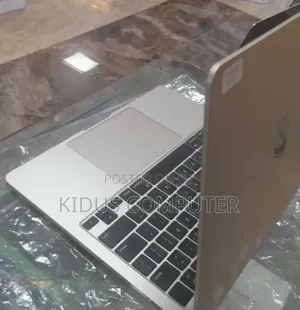 New Laptop Apple MacBook Air 2022 M2 16GB Apple M2 SSD 1T