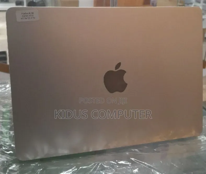 New Laptop Apple MacBook Air 2022 M2 16GB Apple M2 SSD 1T