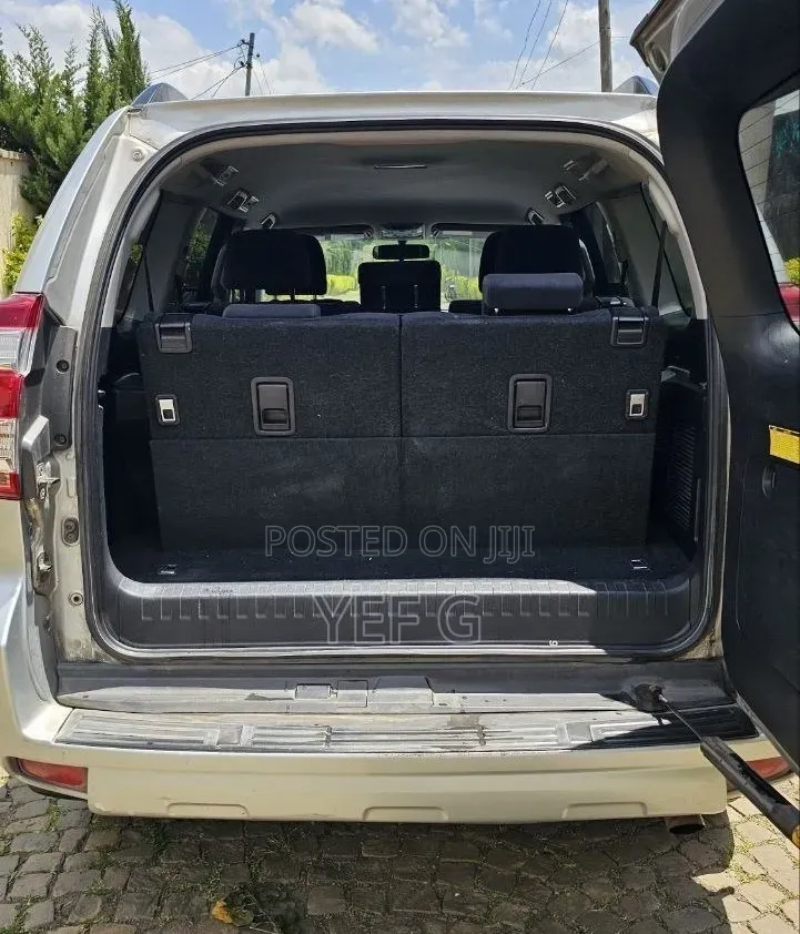 Toyota Land Cruiser Prado 2015