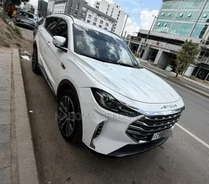 Jetour X70 Plus 2022 White