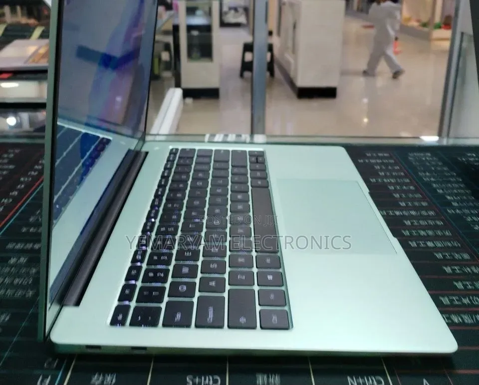 New Laptop 16GB Intel Core i5 SSD 512GB