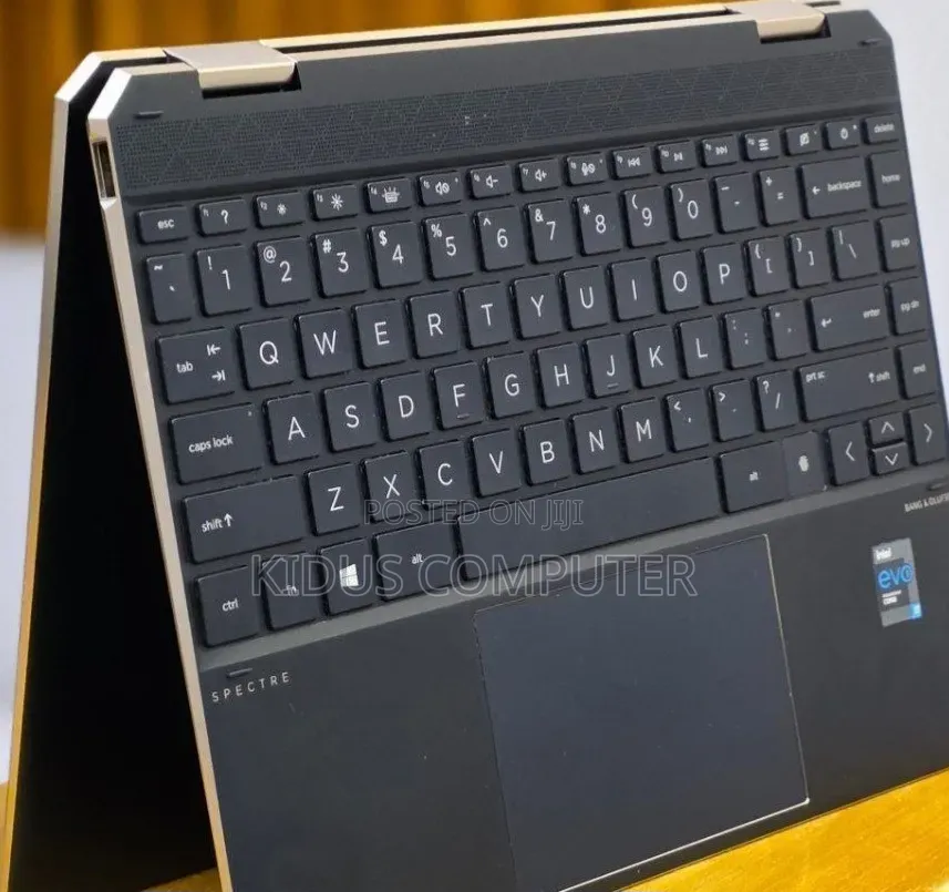 New Laptop HP Spectre 16GB Intel Core i7 SSD 512GB