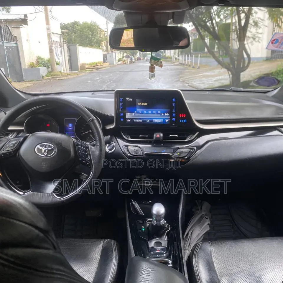 Toyota C-HR 2018 Silver