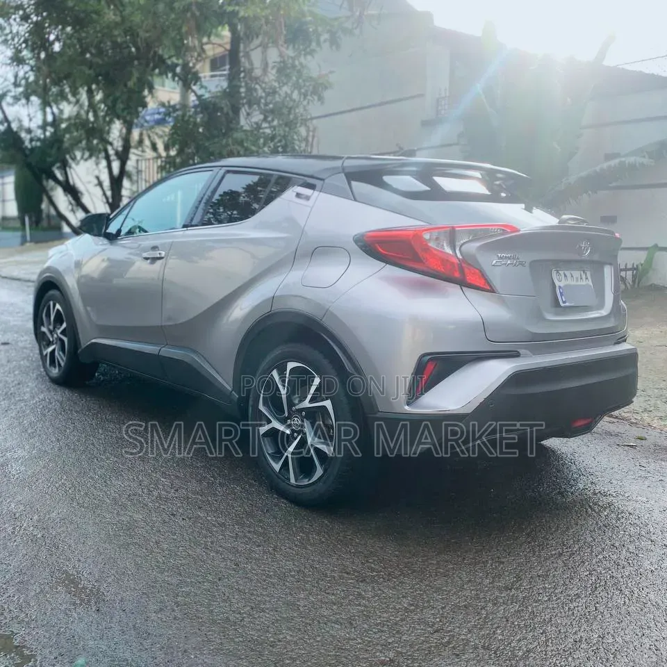 Toyota C-HR 2018 Silver