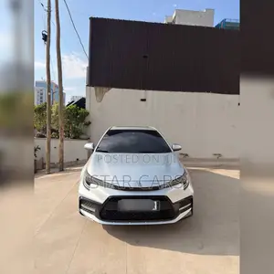 Toyota Corolla 2022 Silver