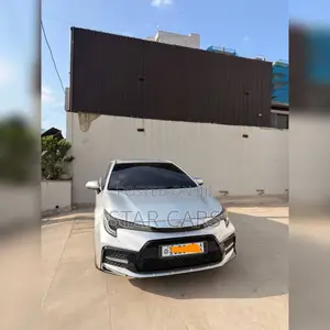 Toyota Corolla 2022 Silver