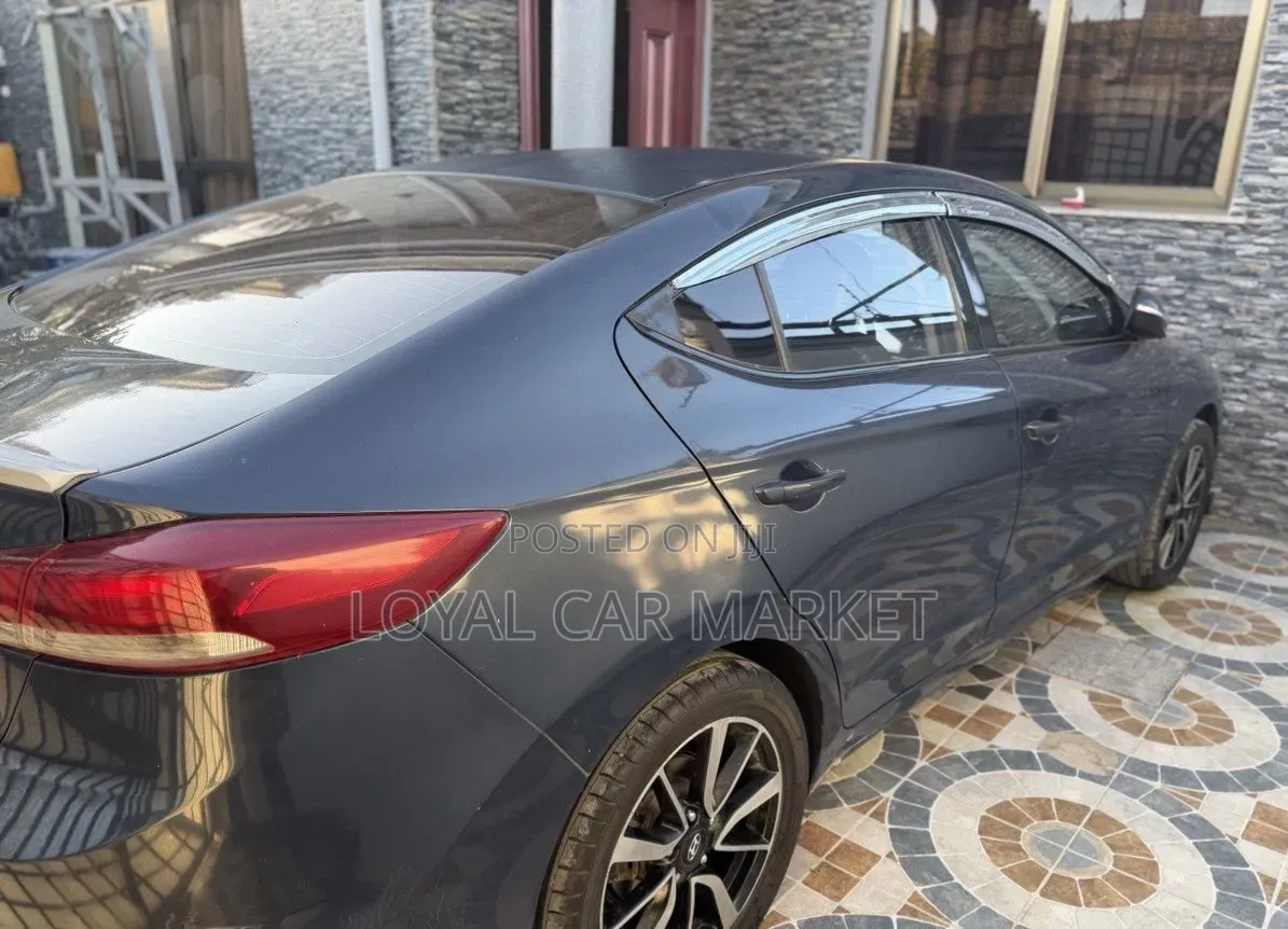 Hyundai Avante 2017 Gray