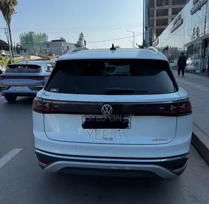 Volkswagen ID.6 2022 White