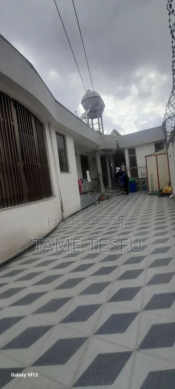 Furnished 5bdrm House in ኮቶቤ, Yeka for sale