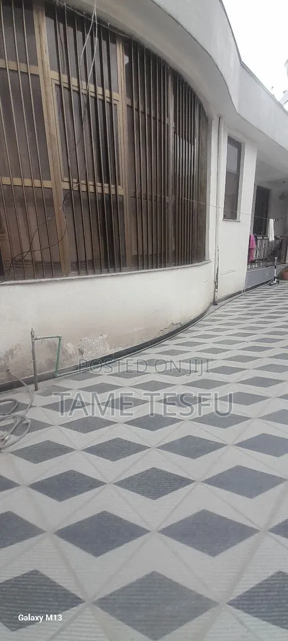 Furnished 5bdrm House in ኮቶቤ, Yeka for sale