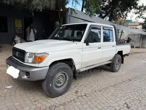 Toyota Land Cruiser 2020 White