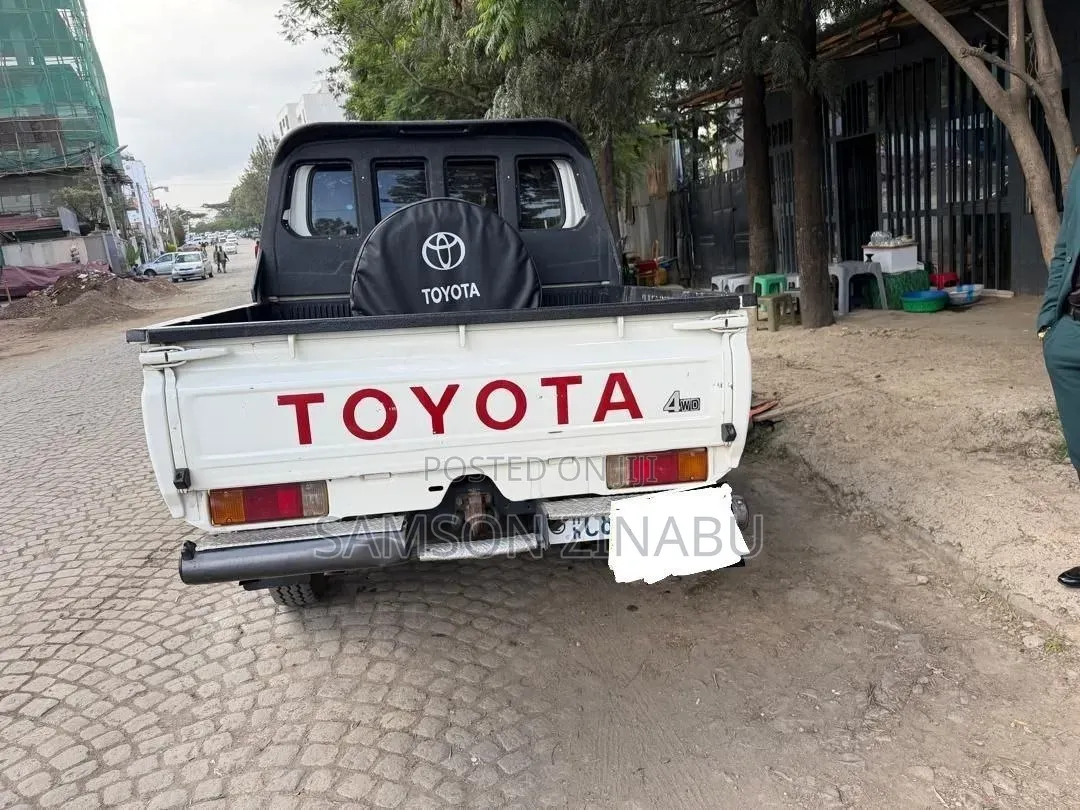 Toyota Land Cruiser 2020 White