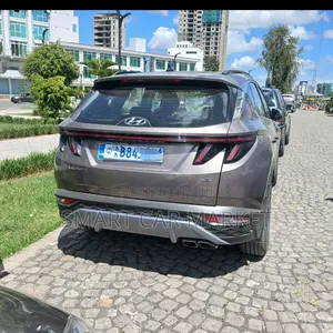 Hyundai Tucson 2021 Brown