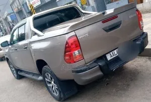 Toyota Hilux 2020 Gray