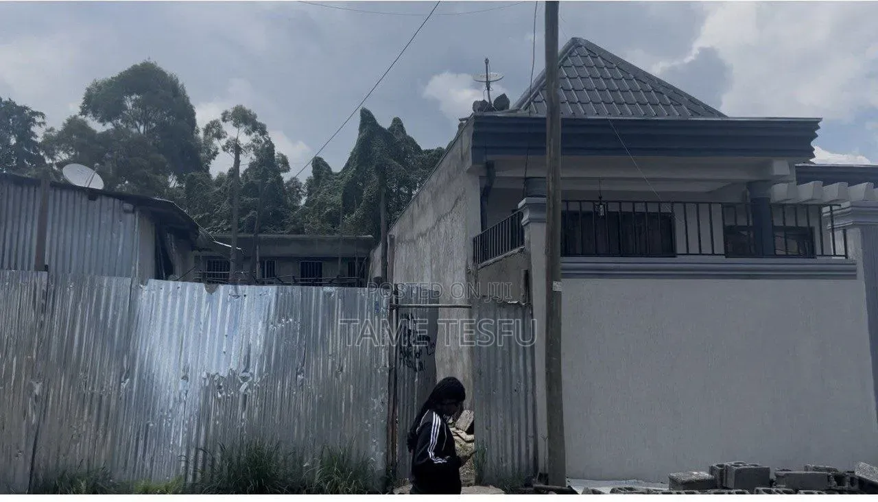 4bdrm House in ሀያት, Bole for sale