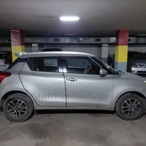Suzuki Swift 2021 Silver