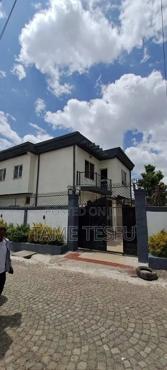 Furnished 4bdrm House in Hayat, Bole for sale