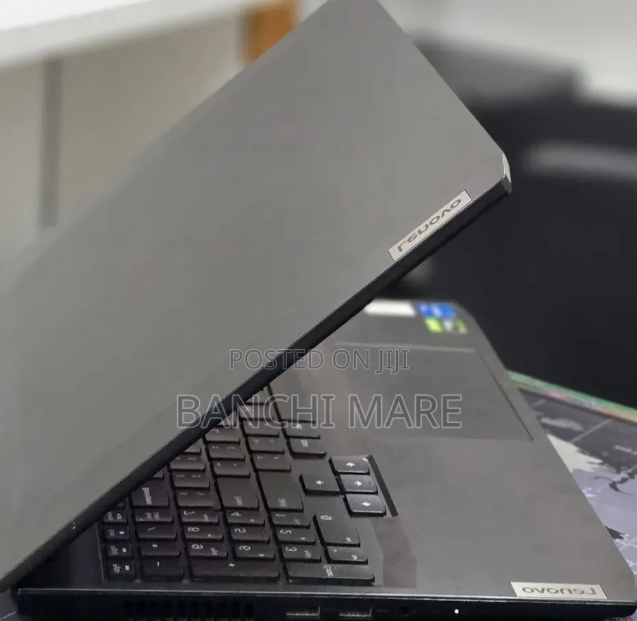 New Laptop Lenovo Ideapad 3 8GB Intel Core i5 SSD 512GB