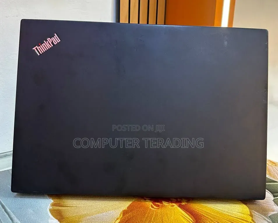 New Laptop Lenovo ThinkPad T490s 8GB Intel Core i5 SSD 512GB