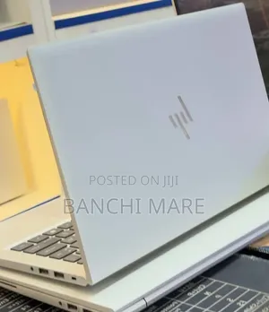 New Laptop HP EliteBook 830 G8 8GB Intel Core i7 SSD 512GB