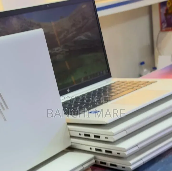 New Laptop HP EliteBook 830 G8 8GB Intel Core i7 SSD 512GB
