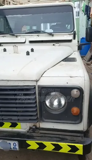 Land Rover Defender 1996 White