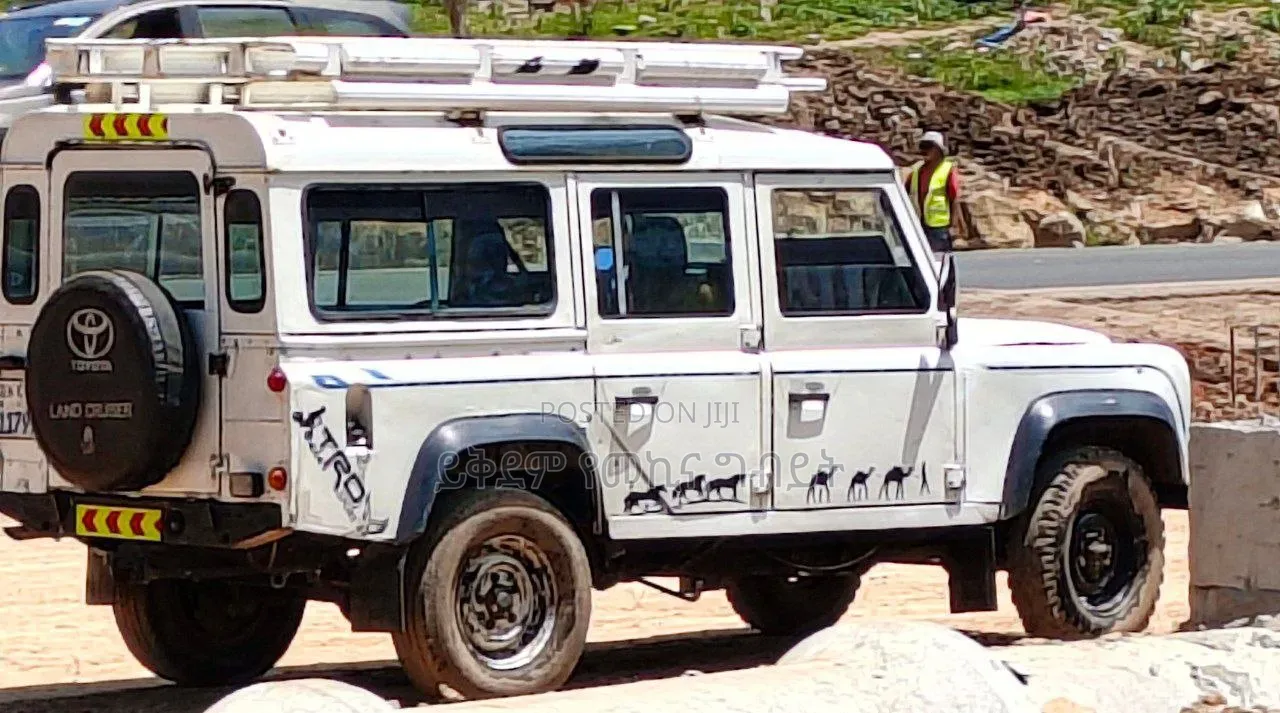Land Rover Defender 1996 White