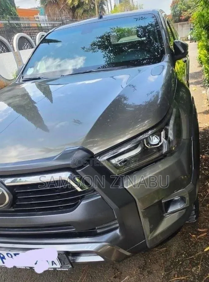 Toyota Hilux 2021 Brown