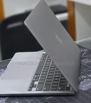 New Laptop Apple MacBook Pro 2020 M1 16GB Apple M1 SSD 256GB