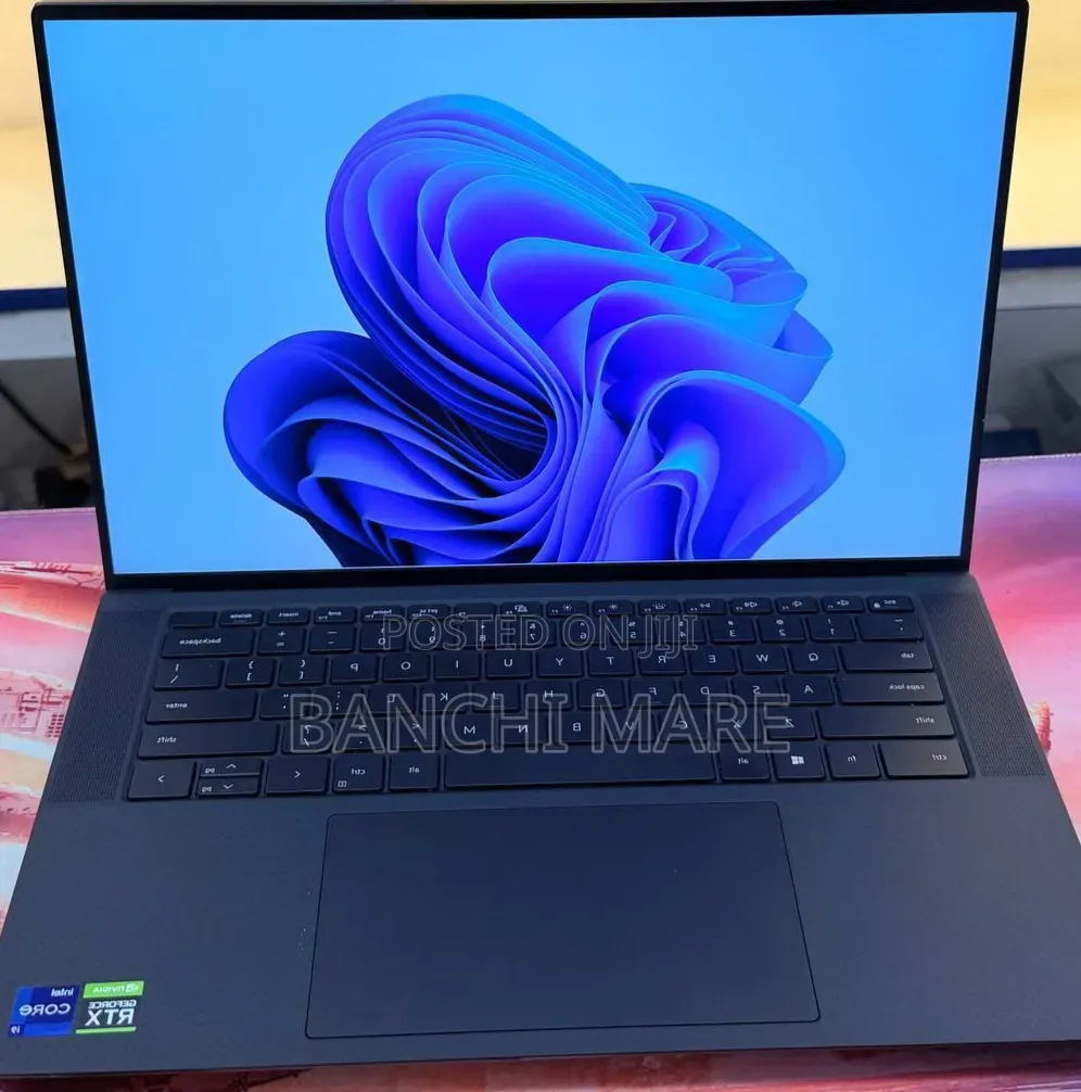 New Laptop Dell Precision 5560 16GB Intel Core i9 SSD 512GB