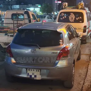 Toyota Yaris 2010 Silver