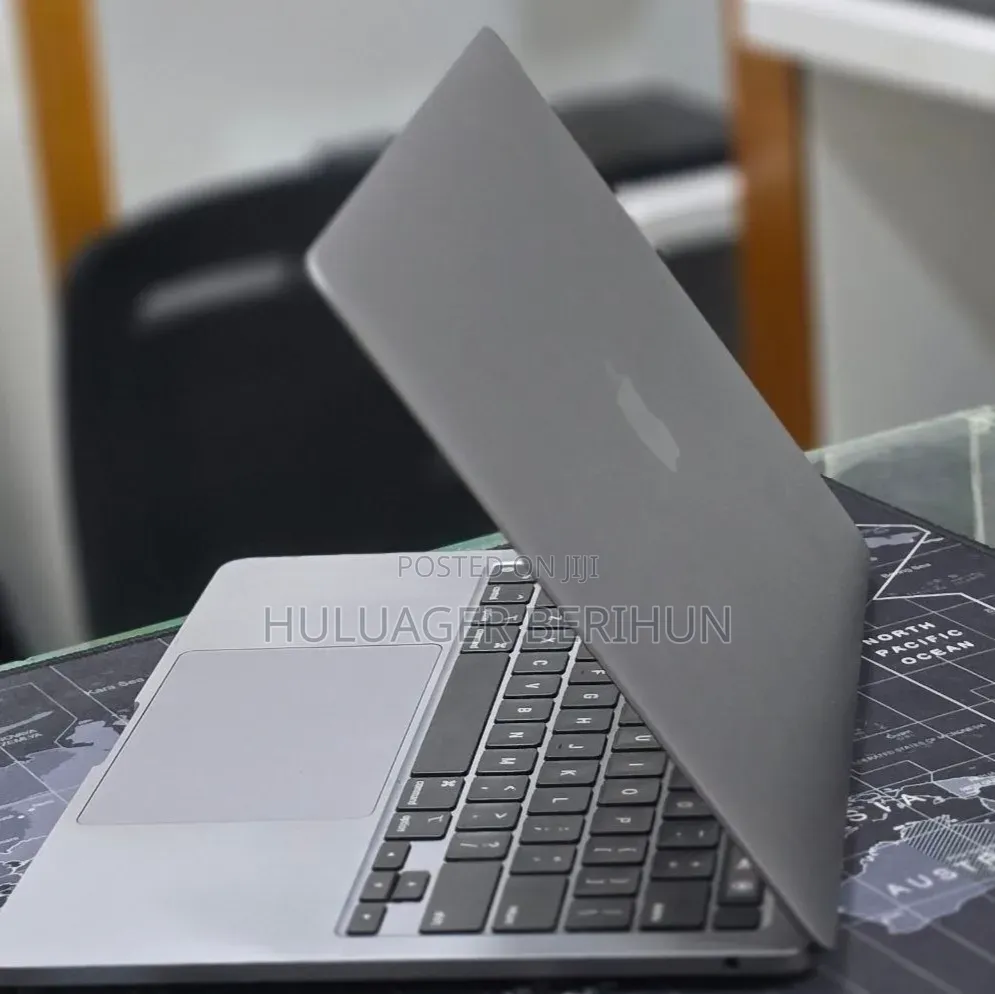 New Laptop Apple MacBook Pro 2020 M1 16GB Apple M1 Pro SSD 256GB