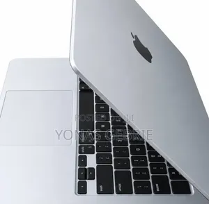 New Laptop Apple MacBook 16GB Apple M4 SSD 512GB