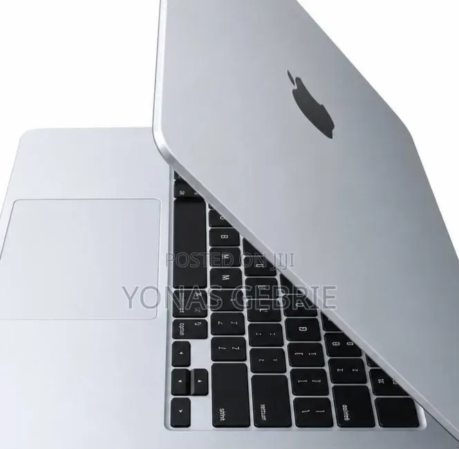 New Laptop Apple MacBook 16GB Apple M4 SSD 512GB