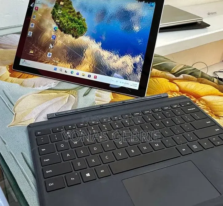 New Laptop Microsoft Surface 16GB Intel Core i7 SSD 512GB
