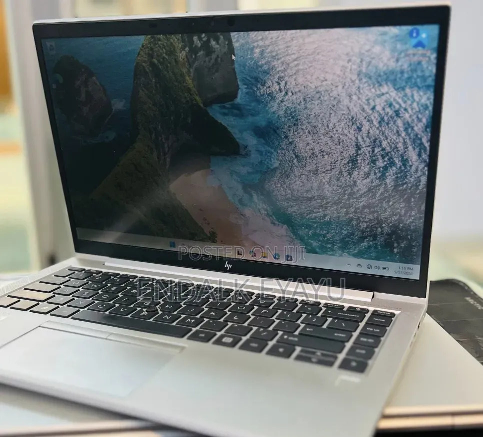 New Laptop HP EliteBook 845 G8 16GB AMD Ryzen 7 SSD 512GB