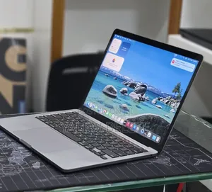 New Laptop Apple MacBook Pro 2020 M1 16GB Apple M1 Pro SSD 256GB